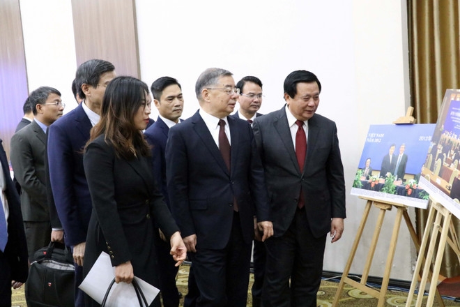 Vietnamese, Chinese Parties exchange experience in socialism building